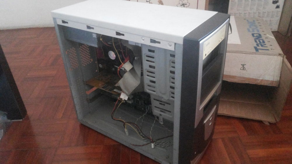 I forgot to upload how does my old case look like, and here is it guys   :v