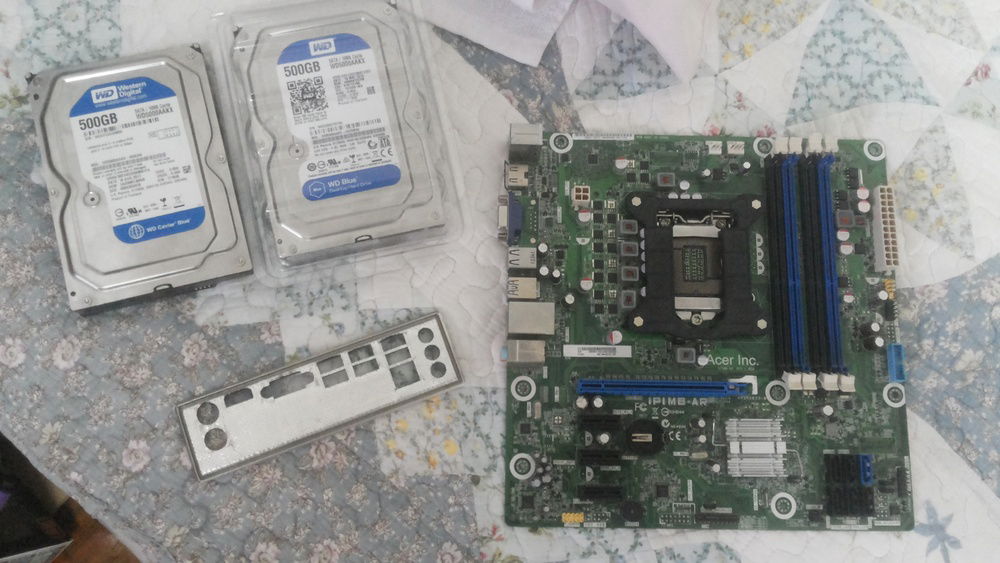 Everything inside this image was completely free and work quietly well, not sure why they want to throw or break it 
  :/