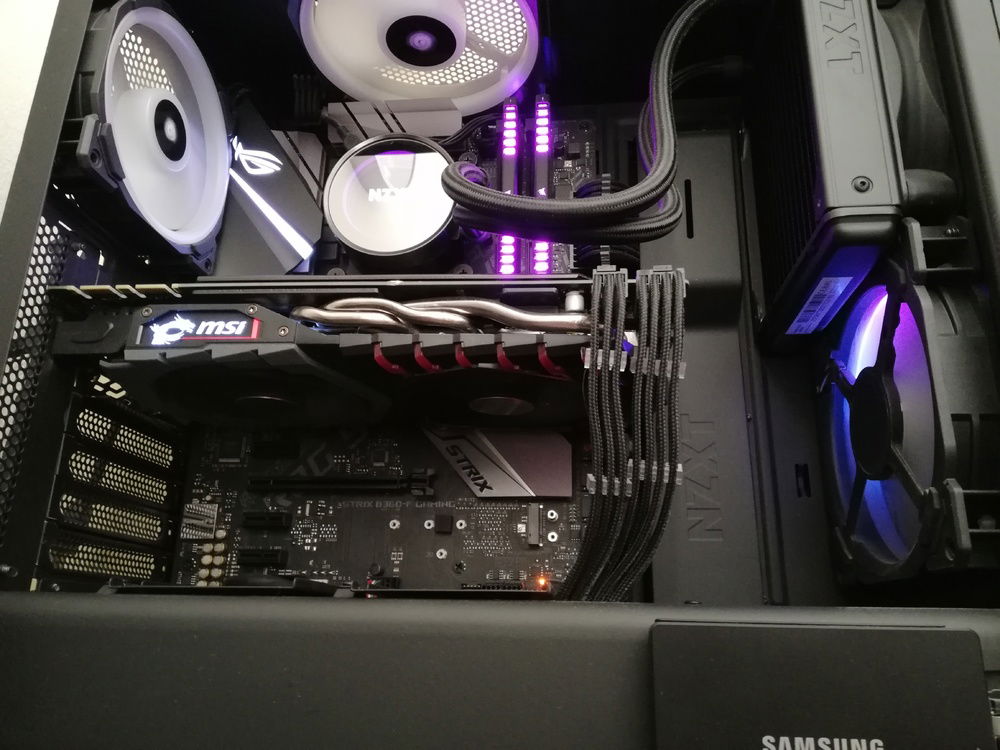 Custom painted GPU to fit the color scheme.