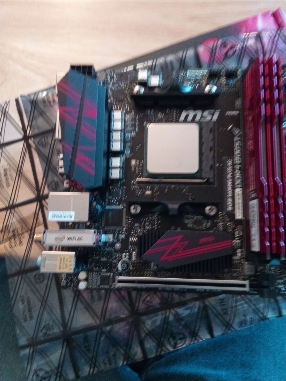 Fuzzy pic of mobo, 2700X, 3000MHz RAM.