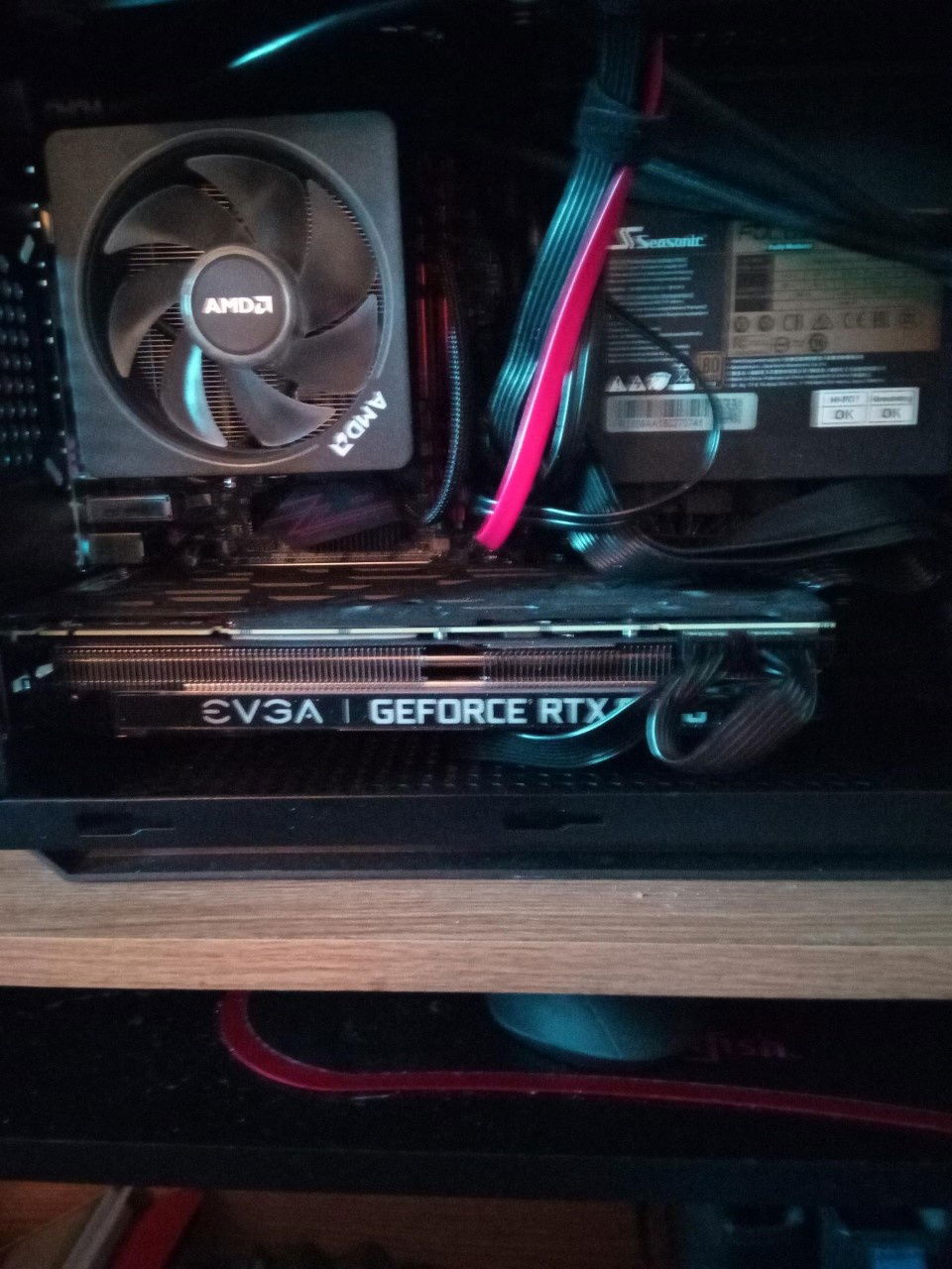 Another of the unavoidable cable routing. 24 pin couldn't go any other way, so it stays where it is.