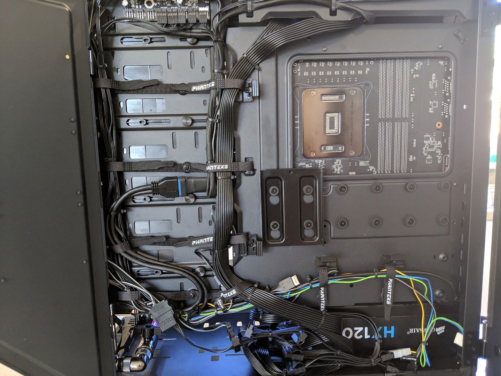 Cable management made easy with the evolve x. 
Looking forward to installing my cablemod order.