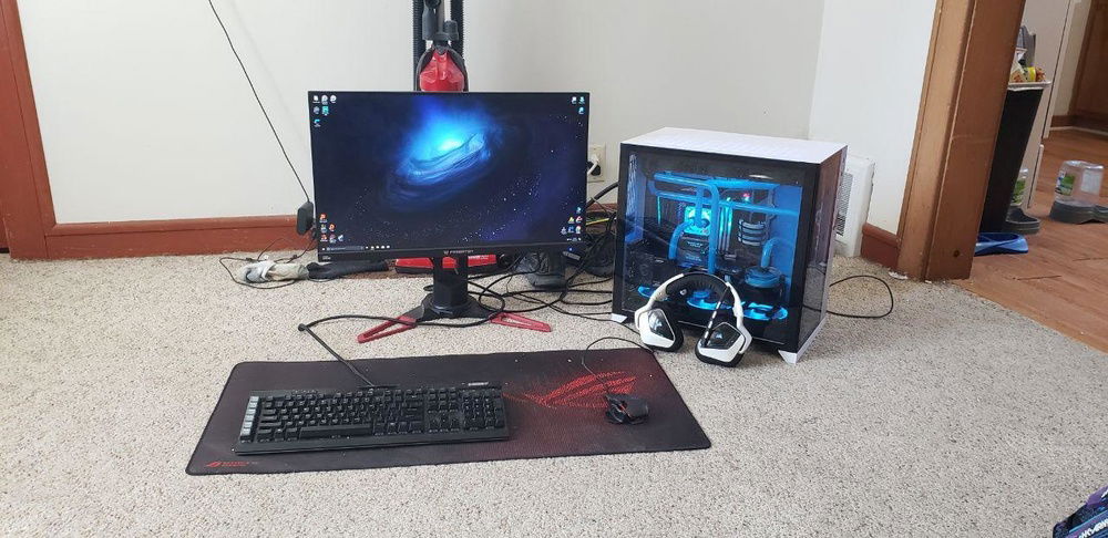 I HAVEN'T PURCHASED MY DESK YET DON'T JUDGE TOO HARD