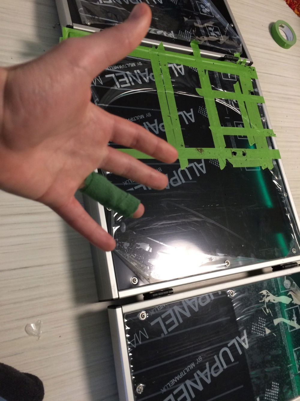 Broken finger... but this is no excuse ;-)