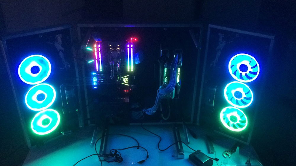 Let's test the system... and we have a problem, because the CPU is damage it can't work correctly. The Board is just using half of the RAM... ok send it back :-/