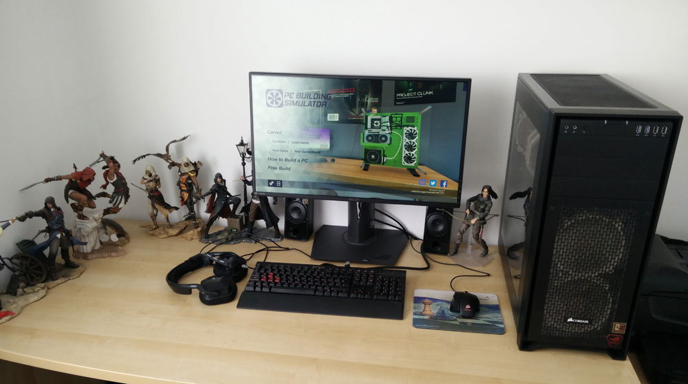 Full gaming setup (monitor, speakers, headset, keyboard, mouse and pc) and some collectibles :)
