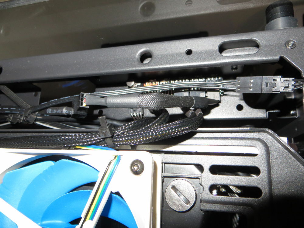 Top rad cable management splitter.