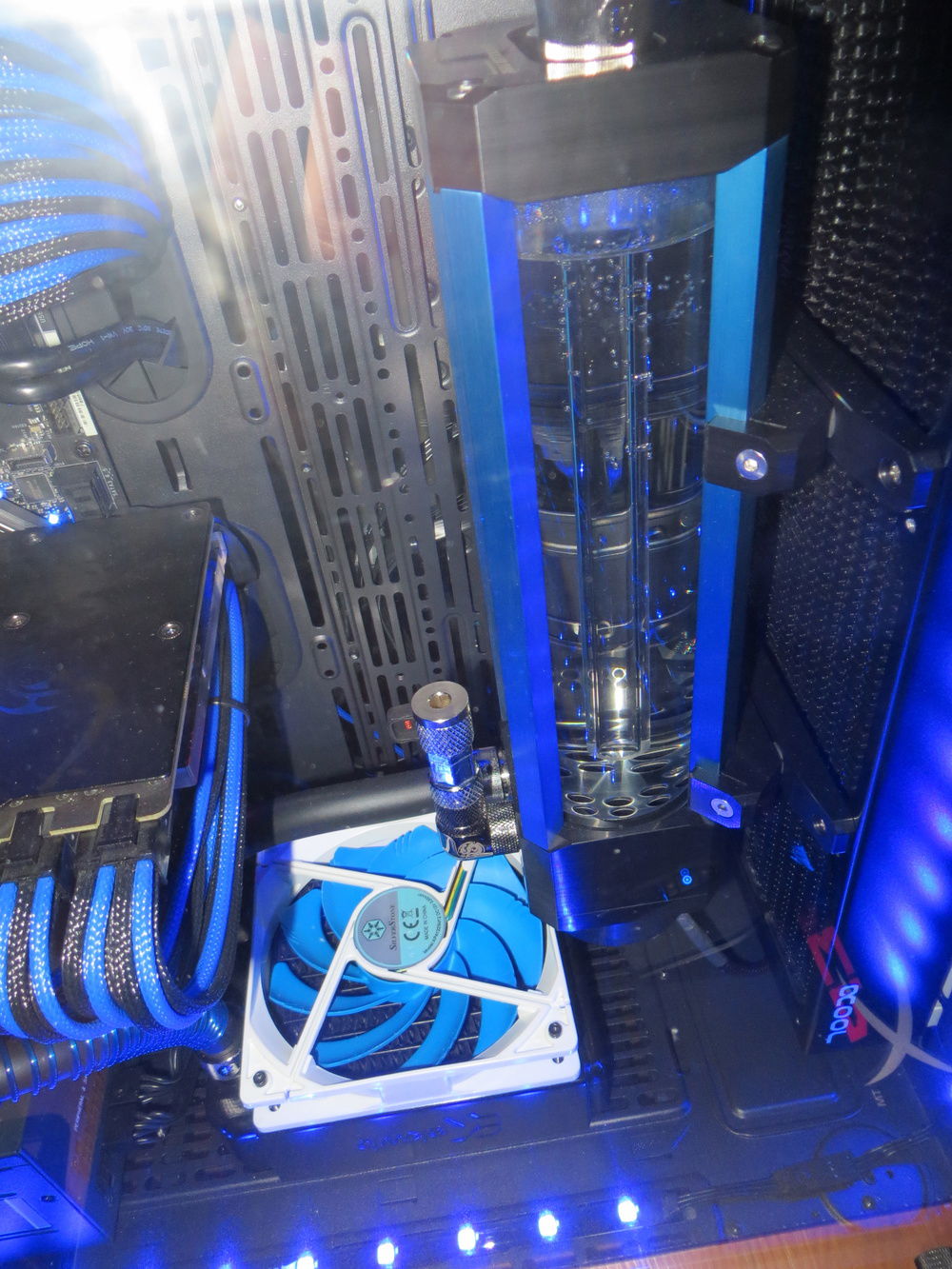 Drain port reservoir.