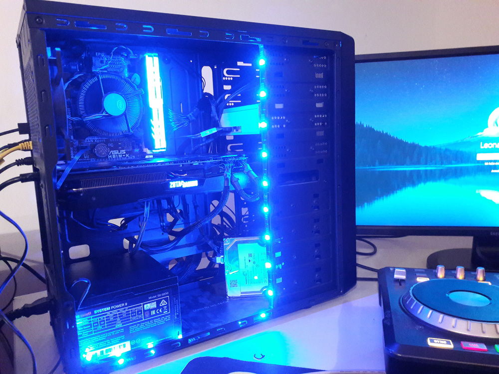 All RGB elements set to blue