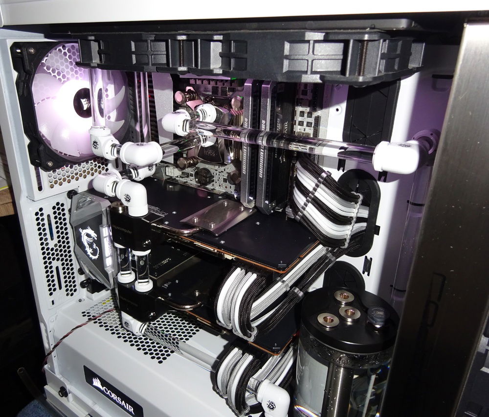 GPU Blocks,Both Radiator,CPU Block And Reservoir AquaComputer
cablemod cables with aluminum wire combs
The Fan Cable Was For Testing fan speed and fan voltage cut out point