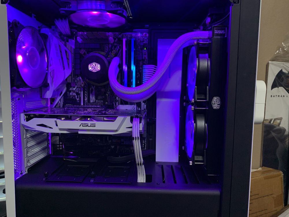 Added the white CableMod AIO sleeve.