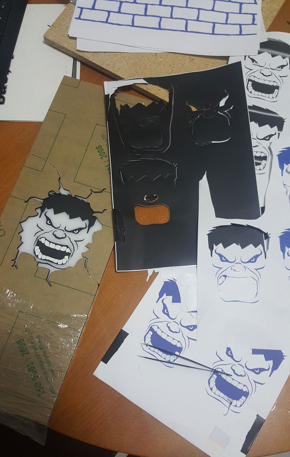 Vinyl face cut (thanks to the mrs) Black vinyl and white vinyl on top for teeth and eyes