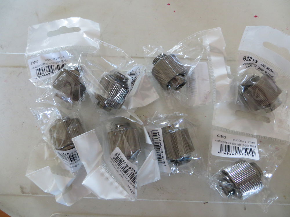 Aquatuning fittings.