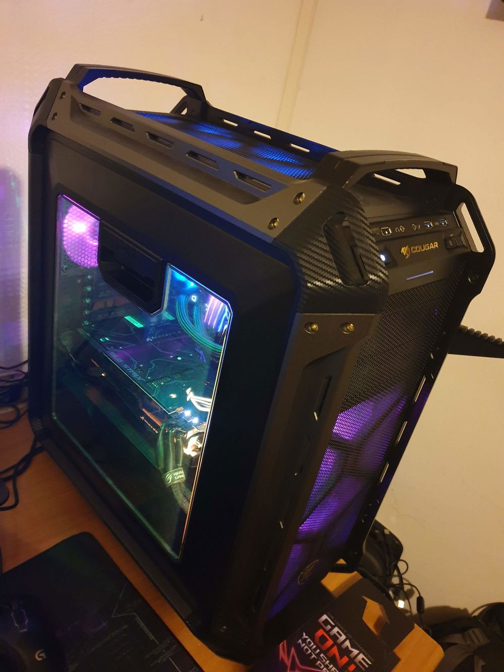 Side view with Aura rainbow mode