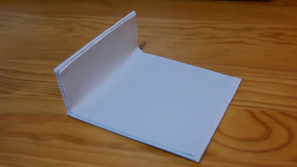 The fake leather L cover