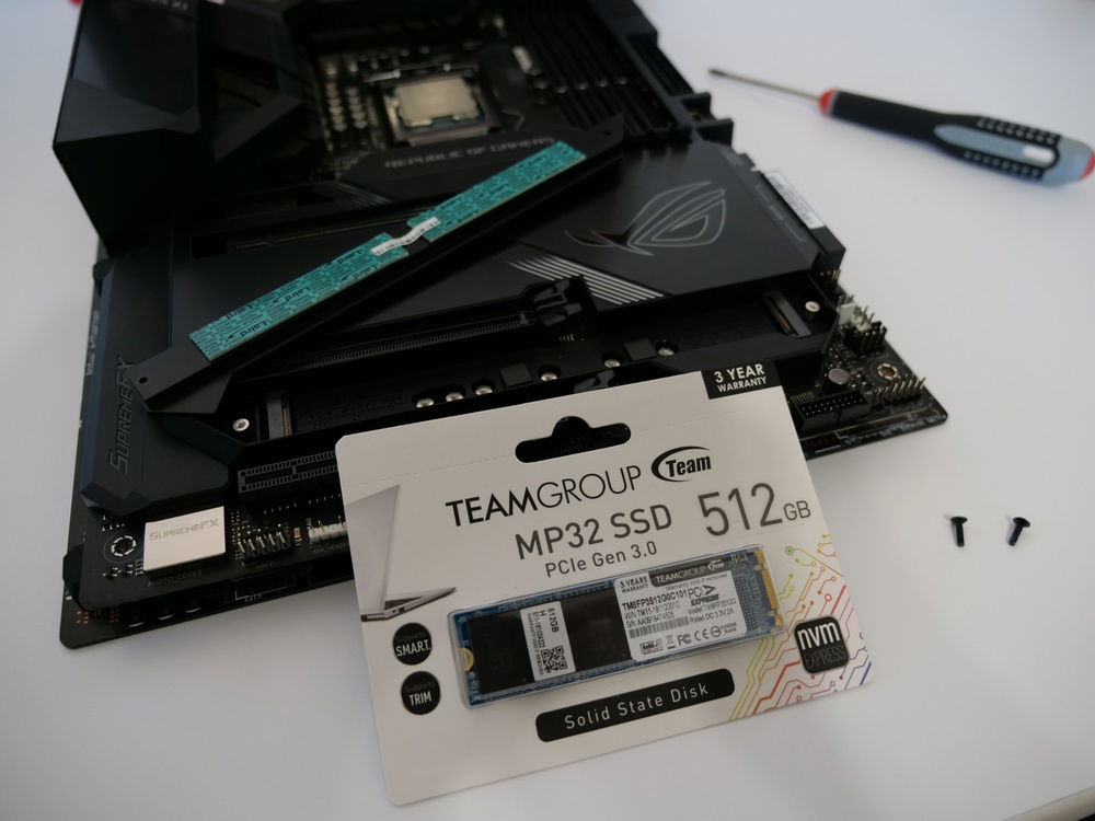 Installation of TeamGroup MP32 PCIe NVMe SSD 1