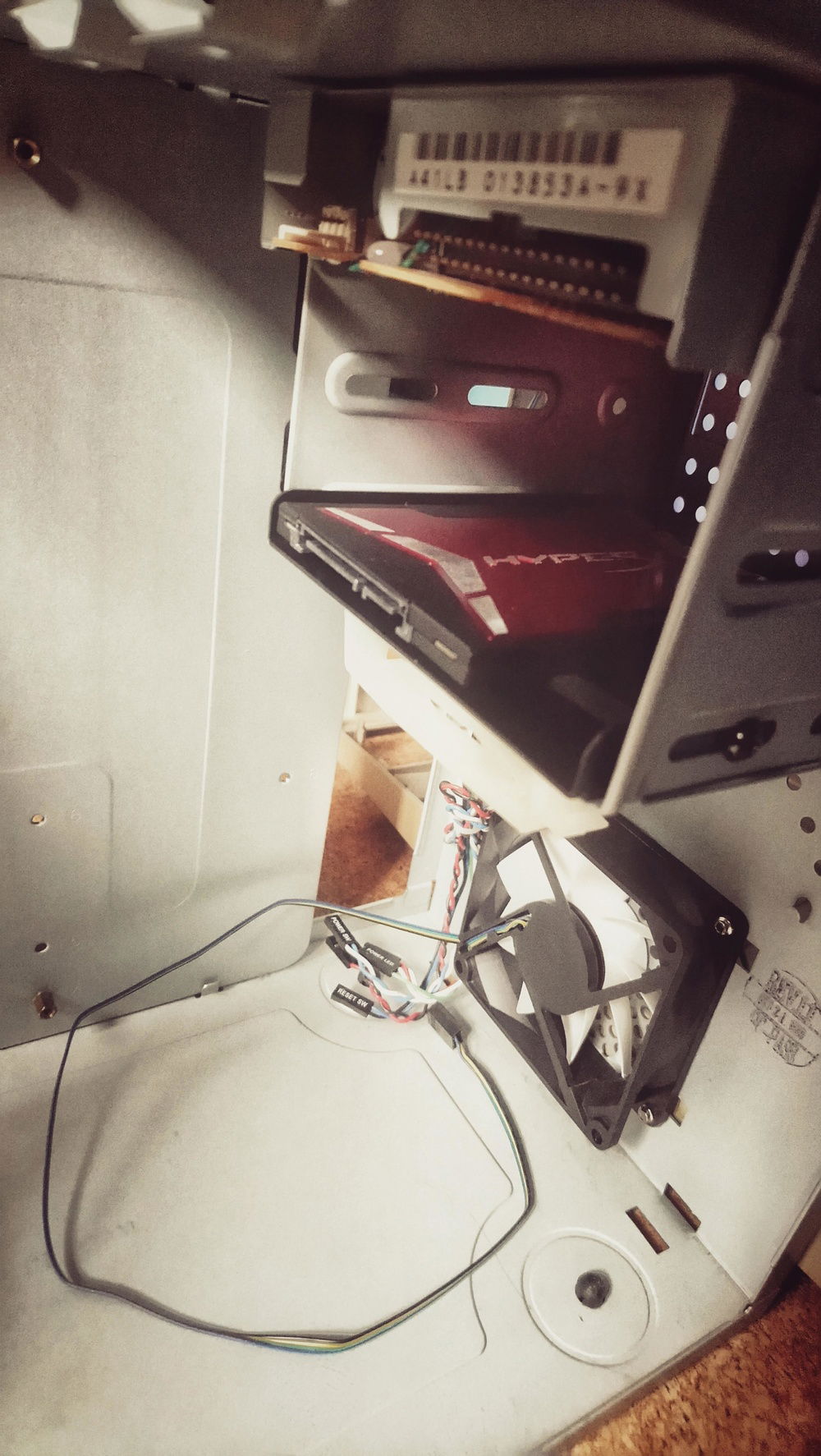 Since I am waiting for the motherboard to arrive only the 80mm case fan and the HyperX Savage 240GB SSD are installed at the moment.