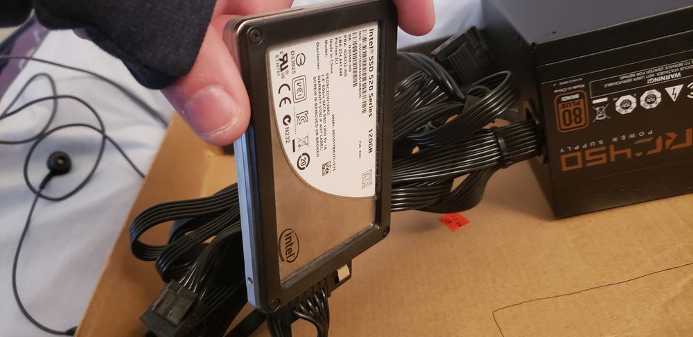SSD just kinda flops around, 6 years old so its days are numbered