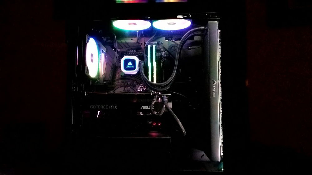 Lite, RGB strip on default white during startup.