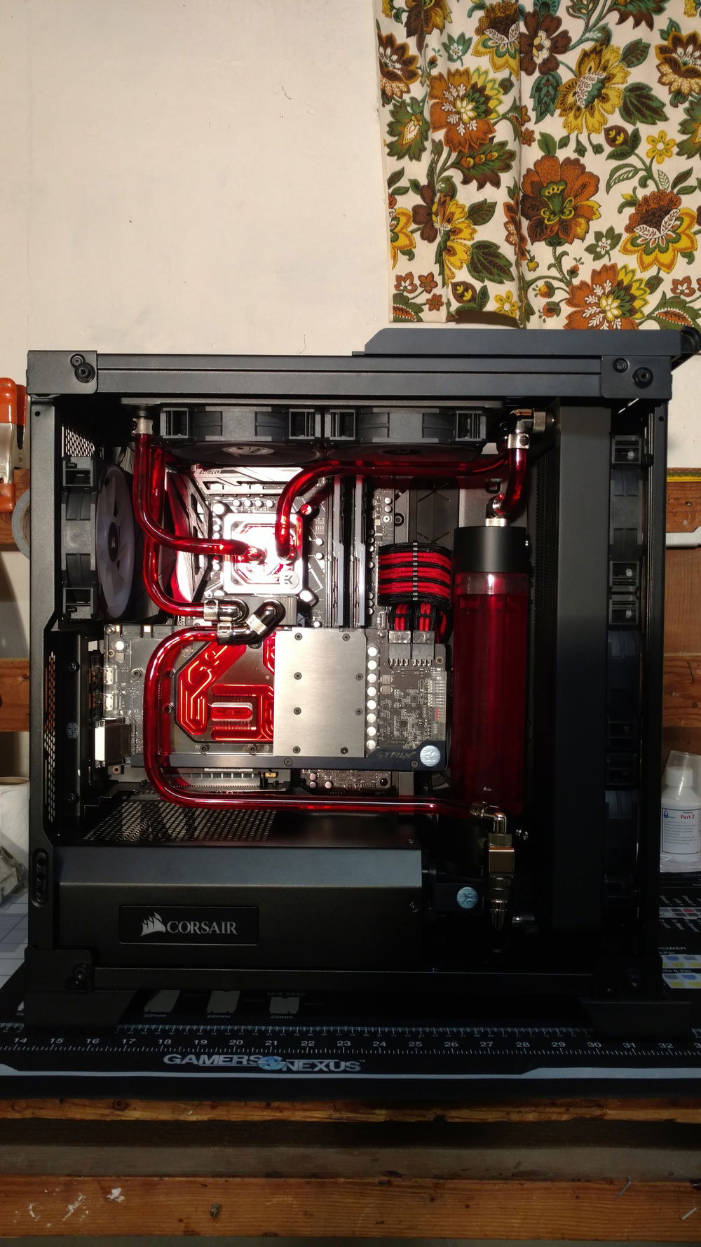 Build with no lights on.