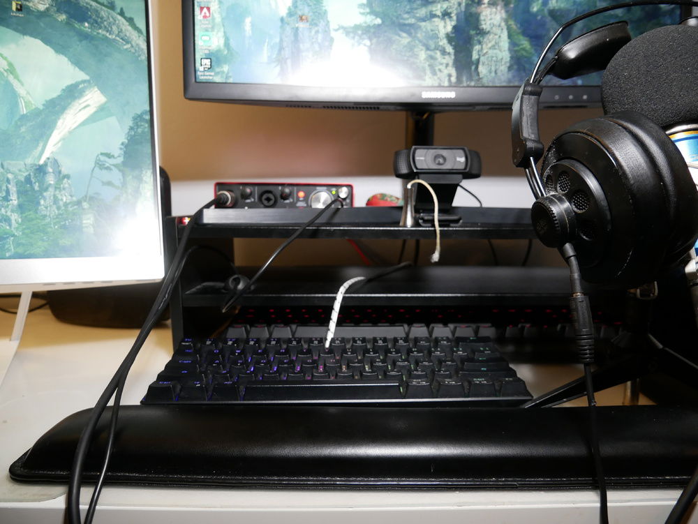 yes i have 2 keyboards one for comfort one for editing (more keys)