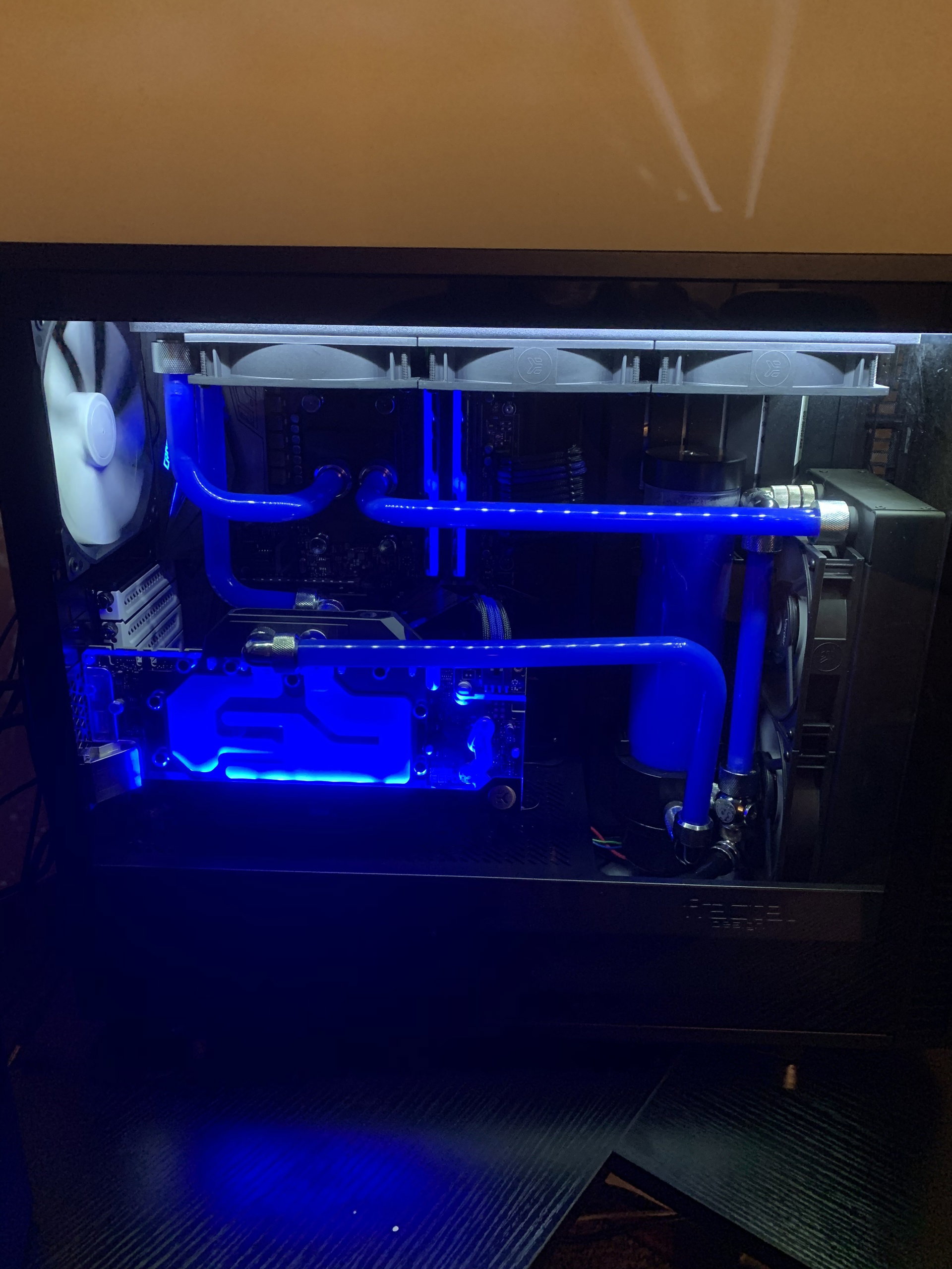 First Custom Loop. Clean blue and white » builds.gg