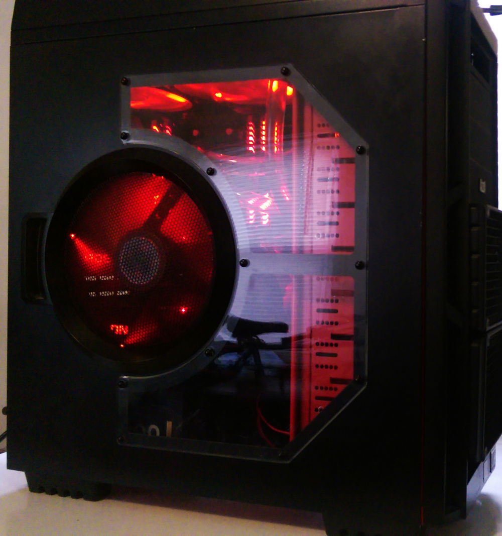 Closed PC case 200mm Intake.