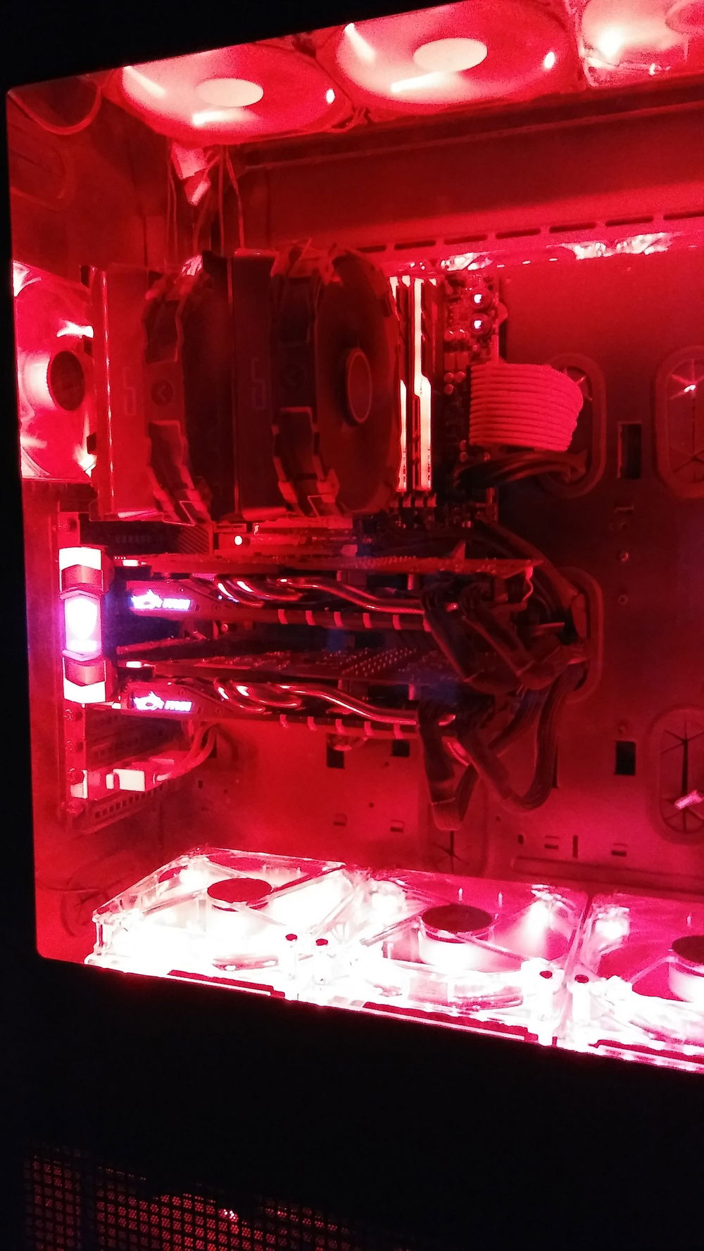 Another closer view of the internal hardware....you can't see it here, but between the Cryorig R1 and the first GTX 980, there's an Intel 600p 1TB M.2 drive nestled in its place on the motherboard...