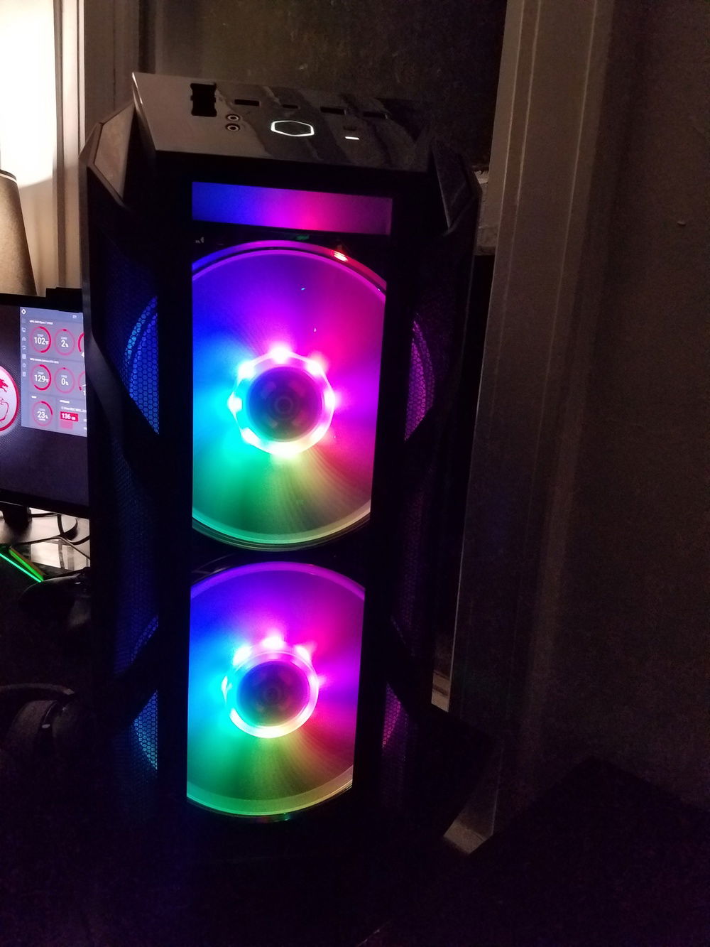 Shot of the two MASSIVE 200MM ARGB fans that came with my H500M. Tons of cool air flow out the exhaust in the rear