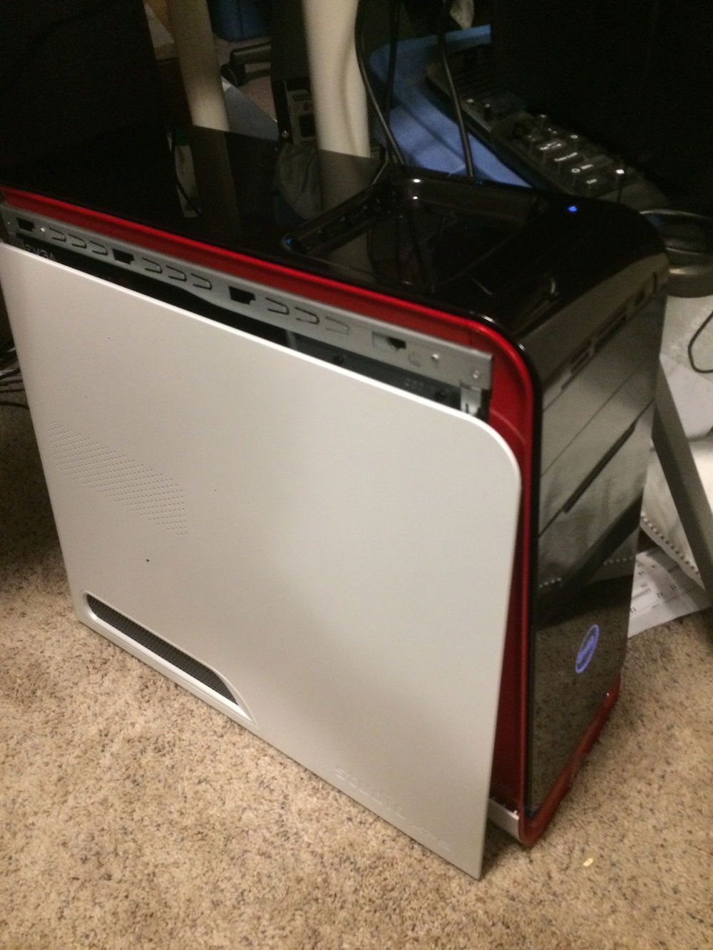 A photo of the case with the side panel off