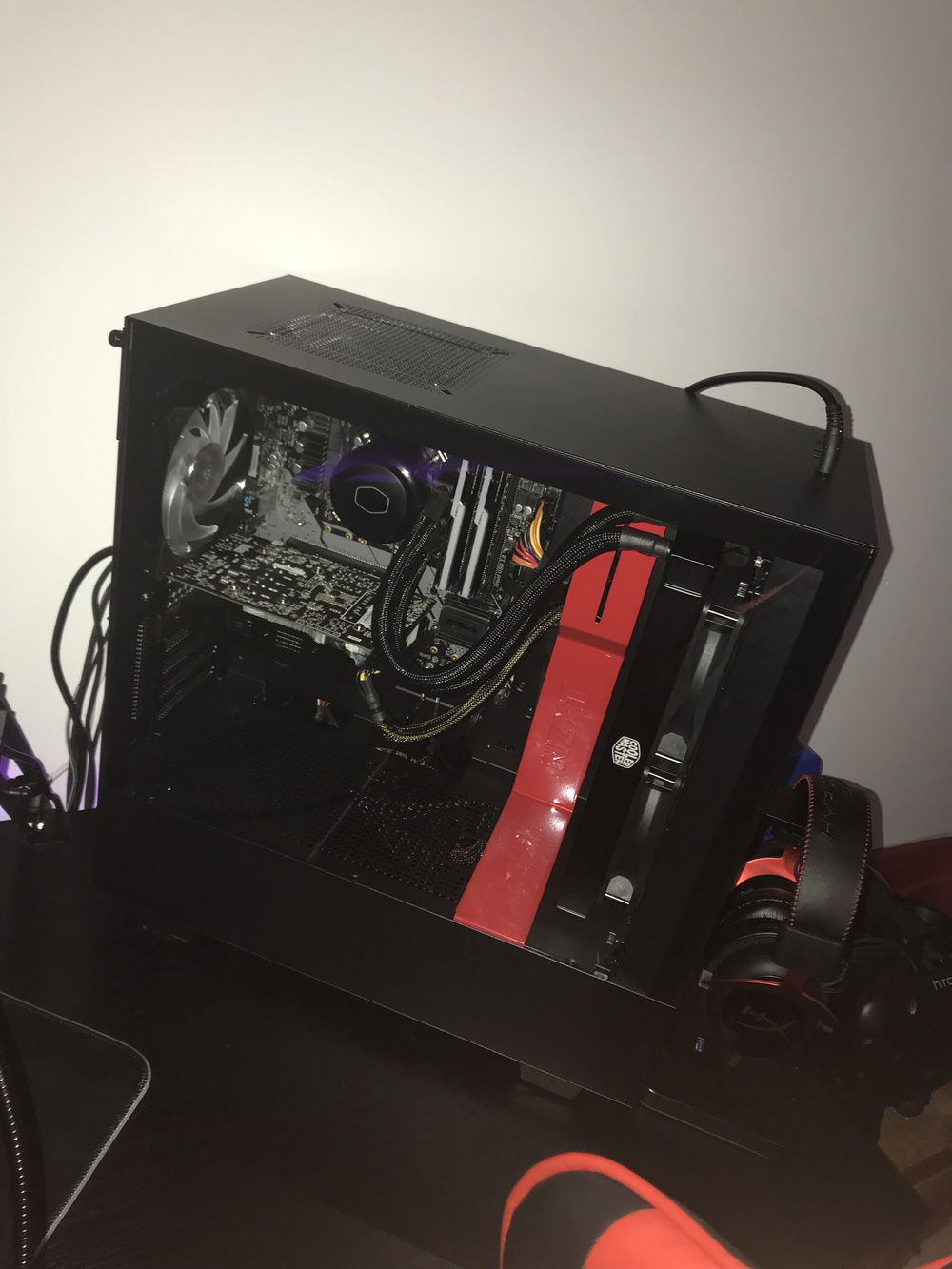 This is a bit of an older pic only difference then the recent build is that the gpu is vertically mounted now