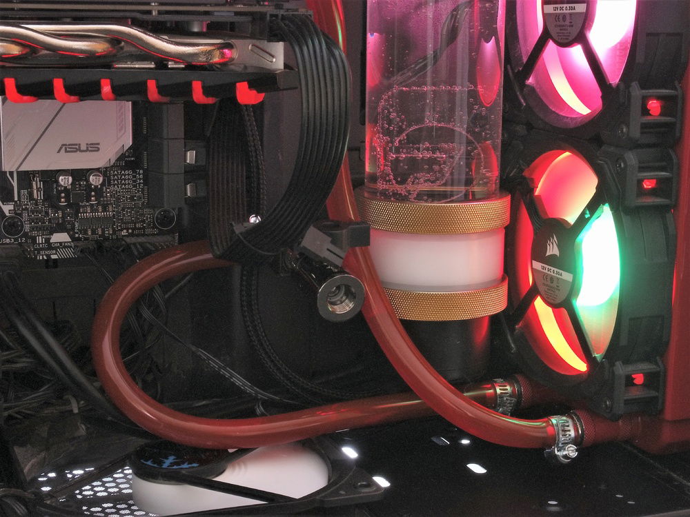 A lot more nicer this way. Change the orentation of the rad and a new position for the draining valve.