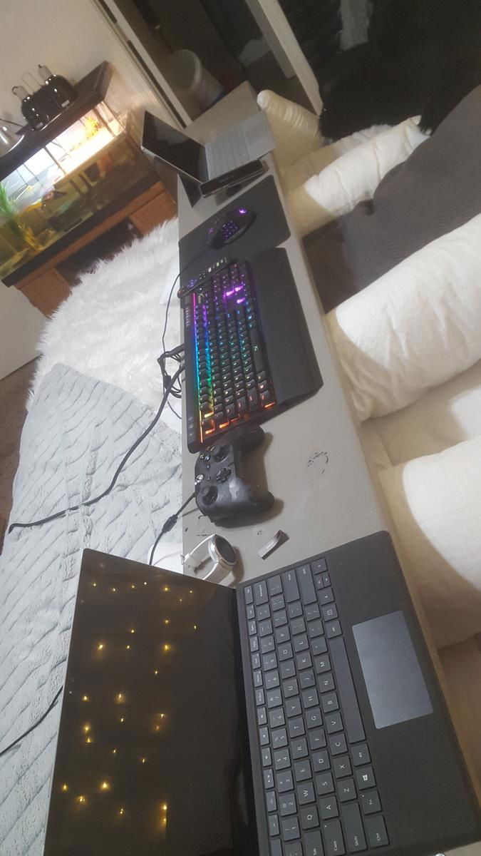 Yus that over the bed desk makes a great setup

(Logitech not pictured here, that's a UTechSmart Venus)