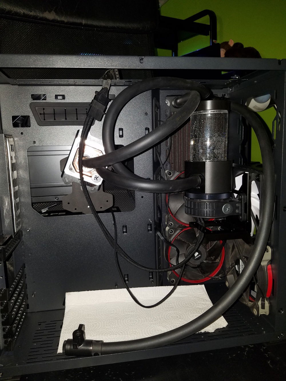 i took a picture then went to bed, woke up in am looked at pic? no leak. then went to pc, also no leak. week later so far so good.