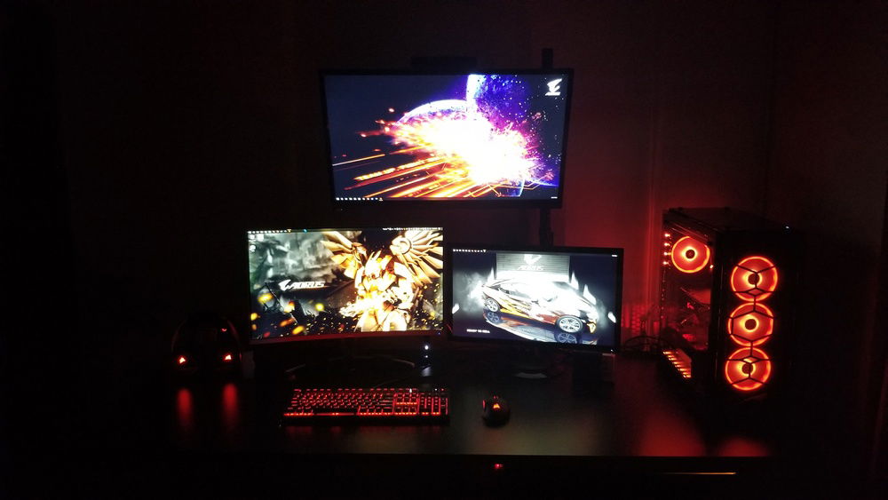 Full Desk Setup Dark.