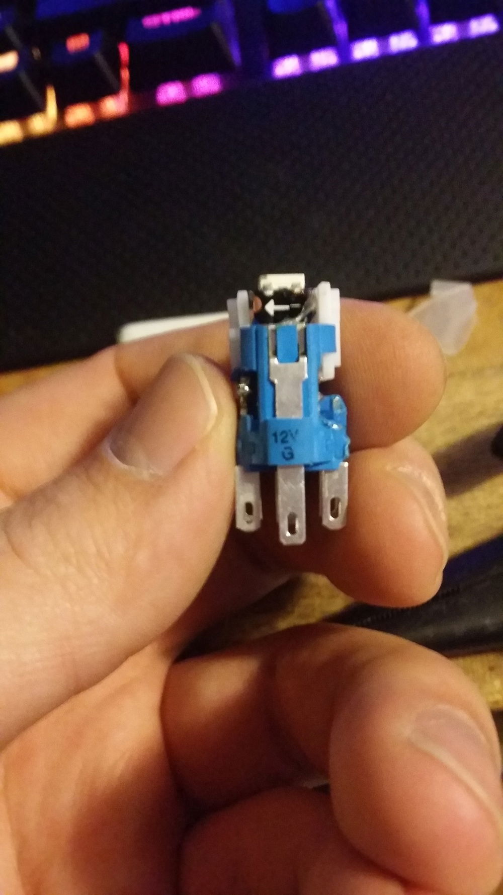 Modifying the vandal switch to work with the corsair lighting node