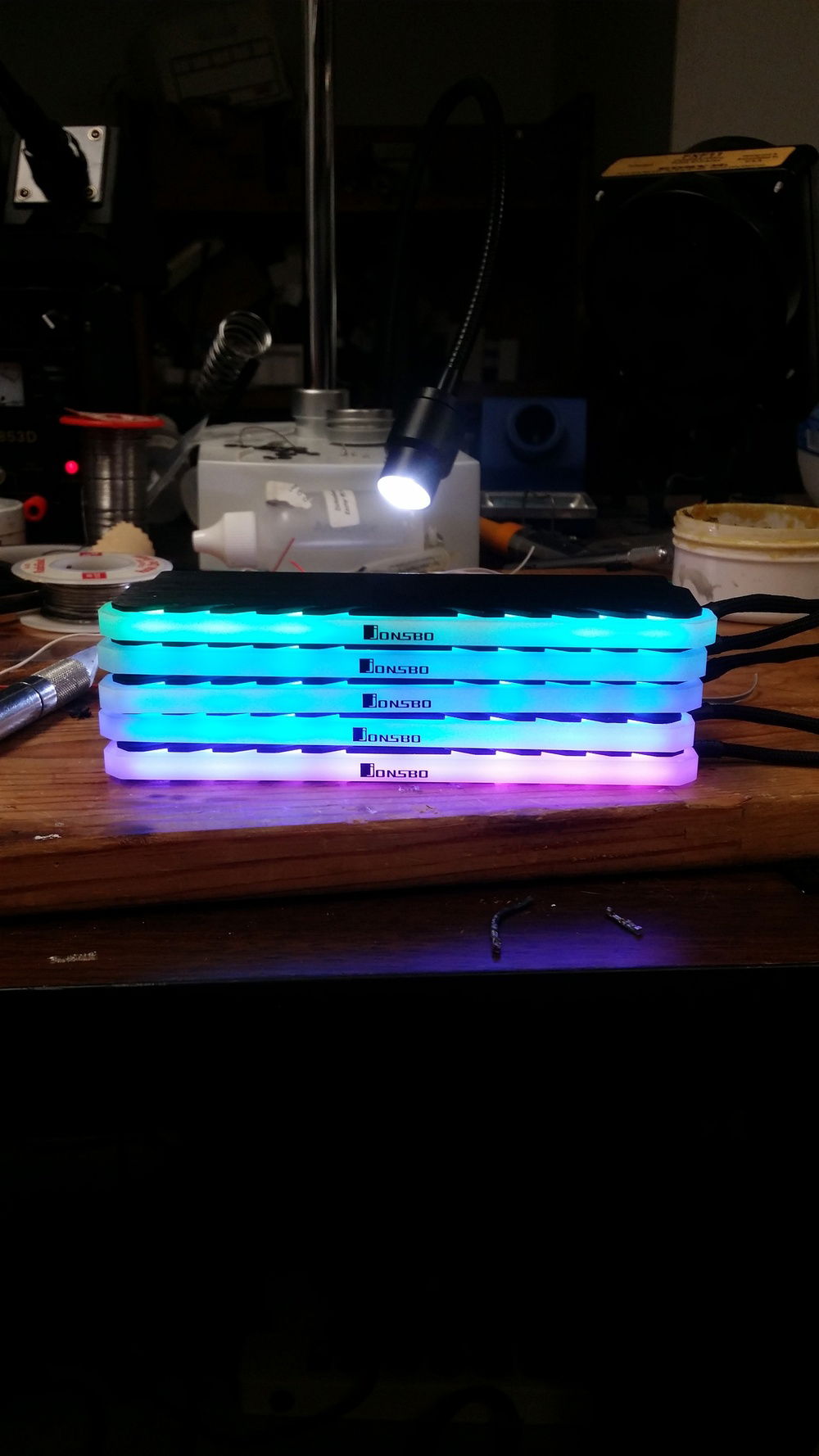 Modifying the ram heatsinks to work with the corsair lighting node