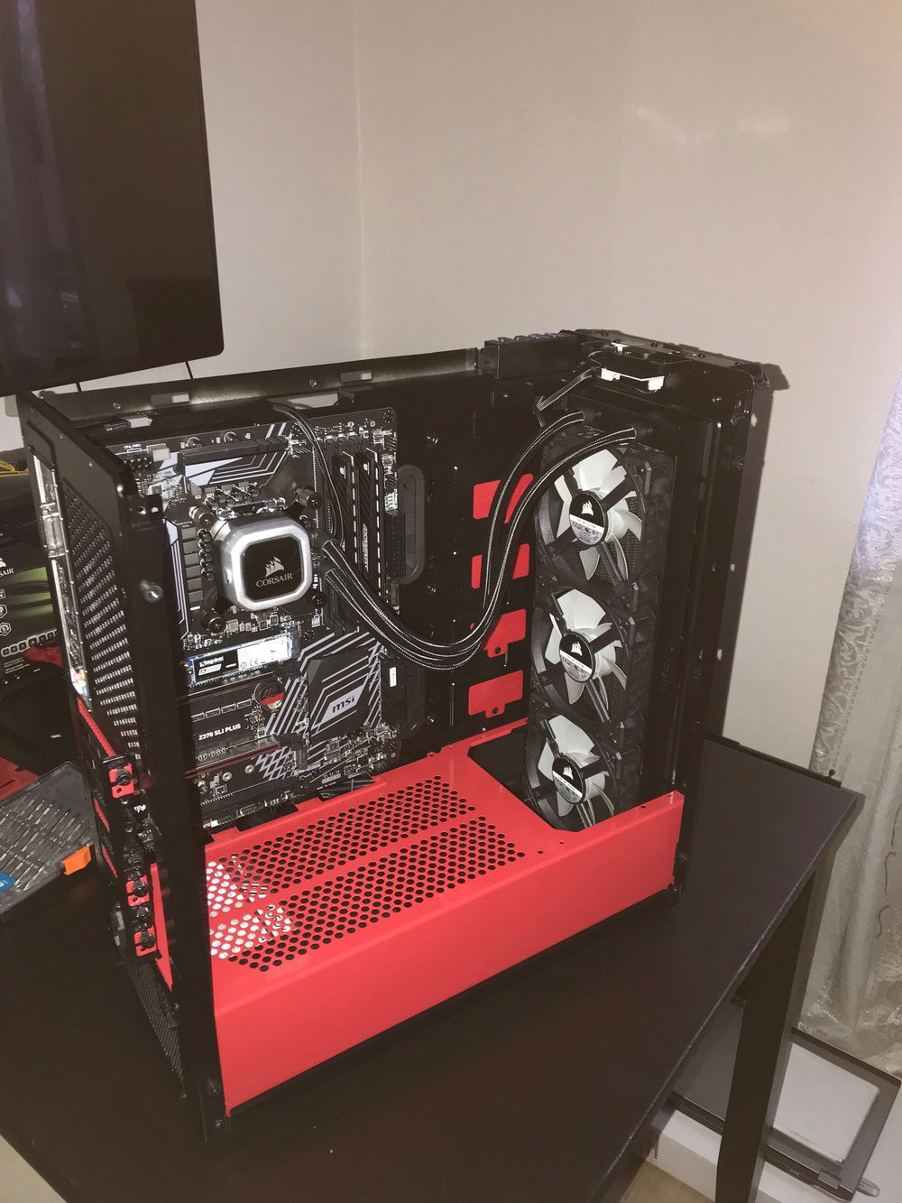 Picture from the buildning process, with the top part removed (see description as to why).