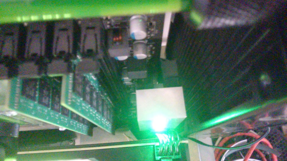 This is a 180 degree U turn for the 24pin ATX power. made it myself.
made the whole system nearly 'zero cable visibility'.