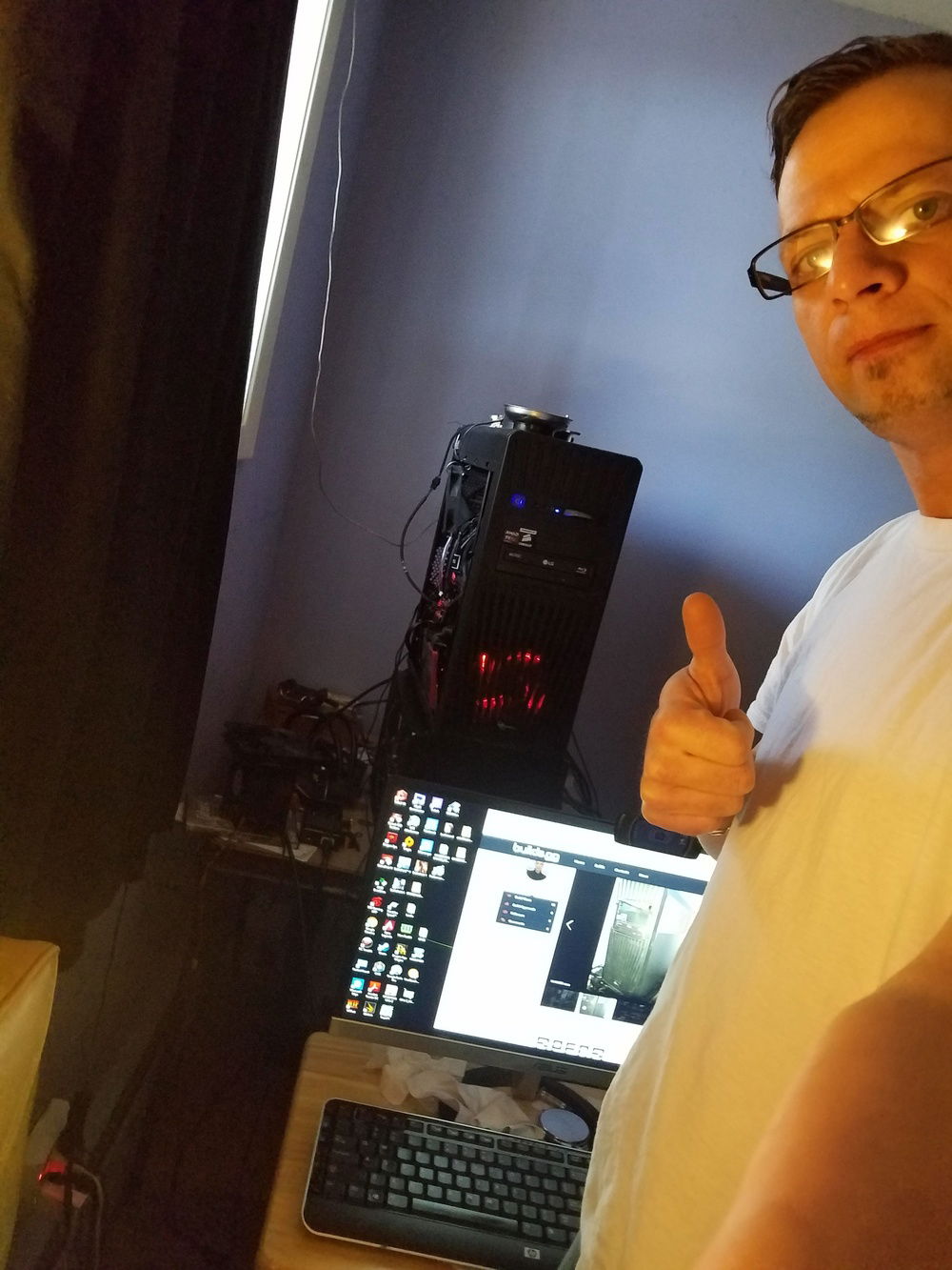 me with my computer i keep side panal off to get more air