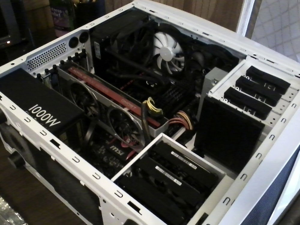 the glorious interior! (could be better tho)