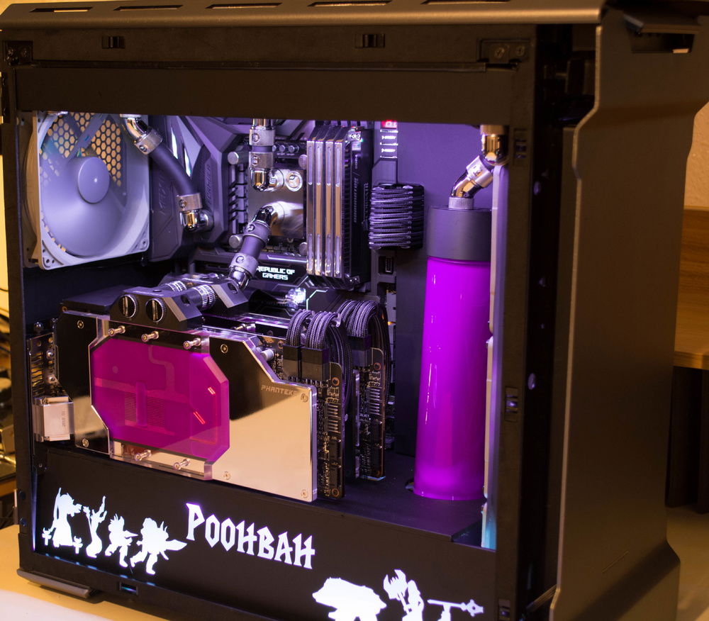 With white LED case lightning.