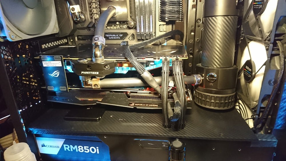 Stress testing the new 1080 for a week before installing the waterblock.
First shot of the polished Ram to match the chrome fittings.