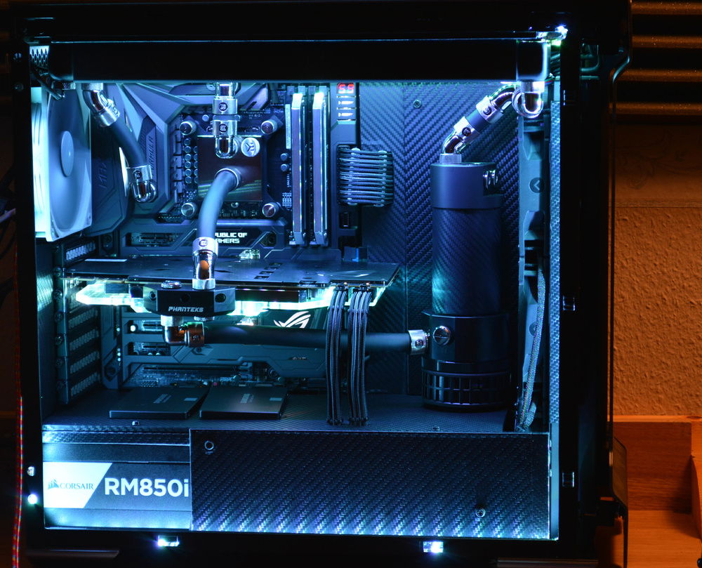 ok to much 3M carbon fibre vinyl and so much room for activities...
Wow that card is sagging so much.