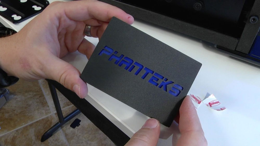 Used Black and blue acrylic to make these ssd and hdd covers