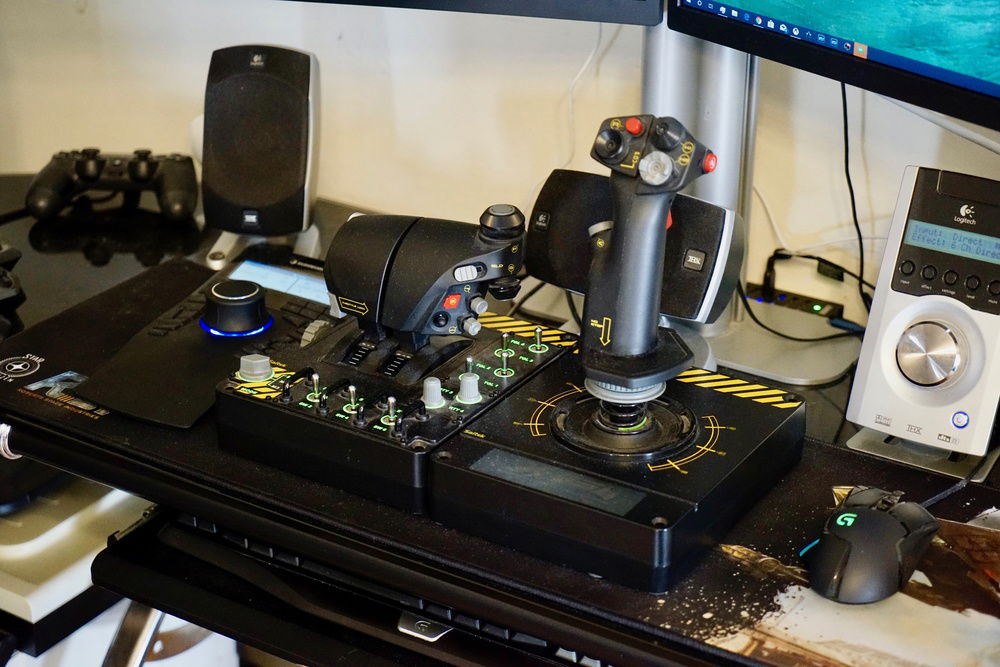 SpaceMouse Enterprise; Saitek X55 HOTAS; Logitech G502 Mouse; Logitech Z5500 5.1 Surround Sound System.