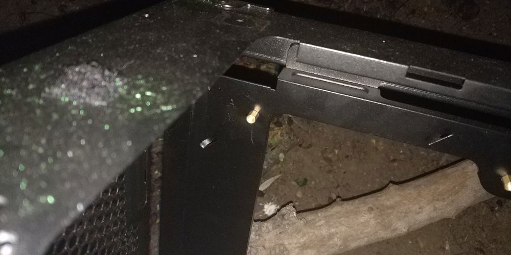 another angle of hook and loop with green fluorescent powder