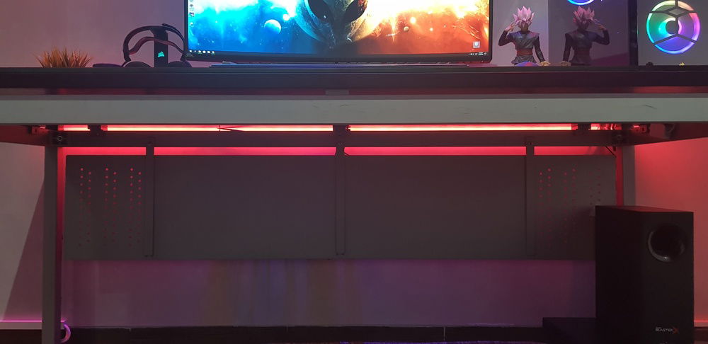 Cable Management front