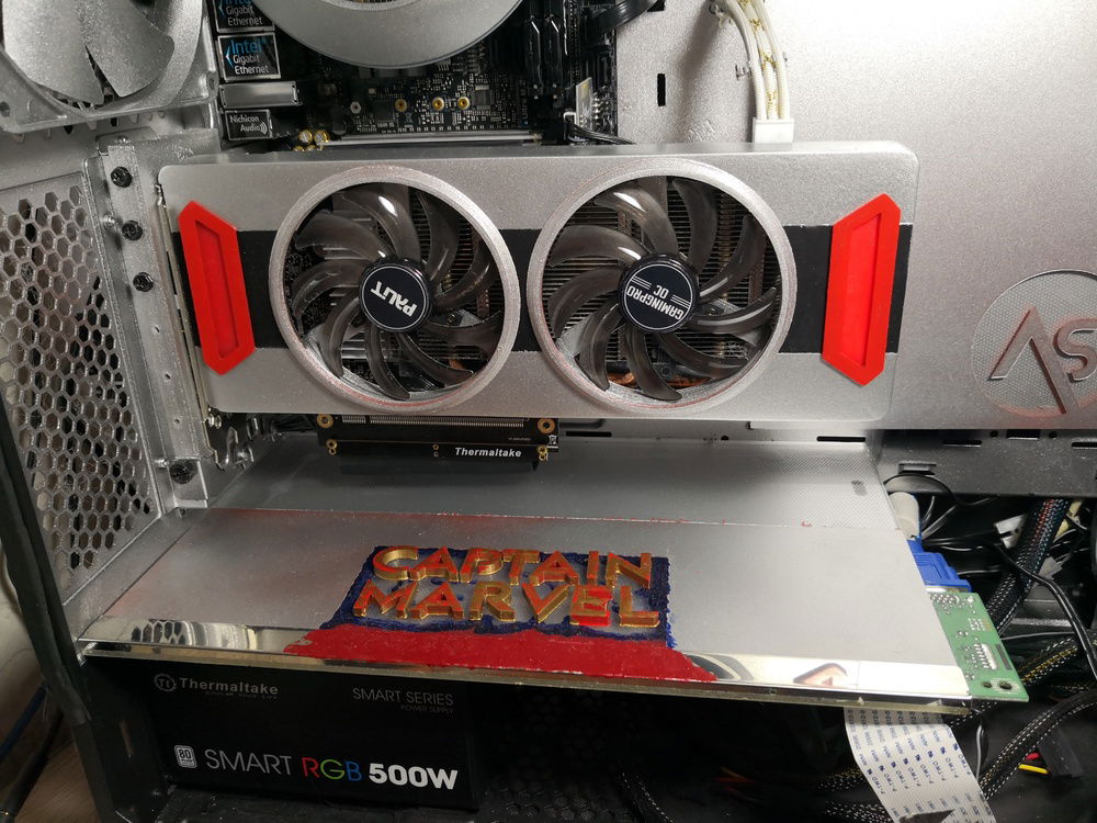 rgb partition plate (selfmade) + little captain marvel spot + gpu