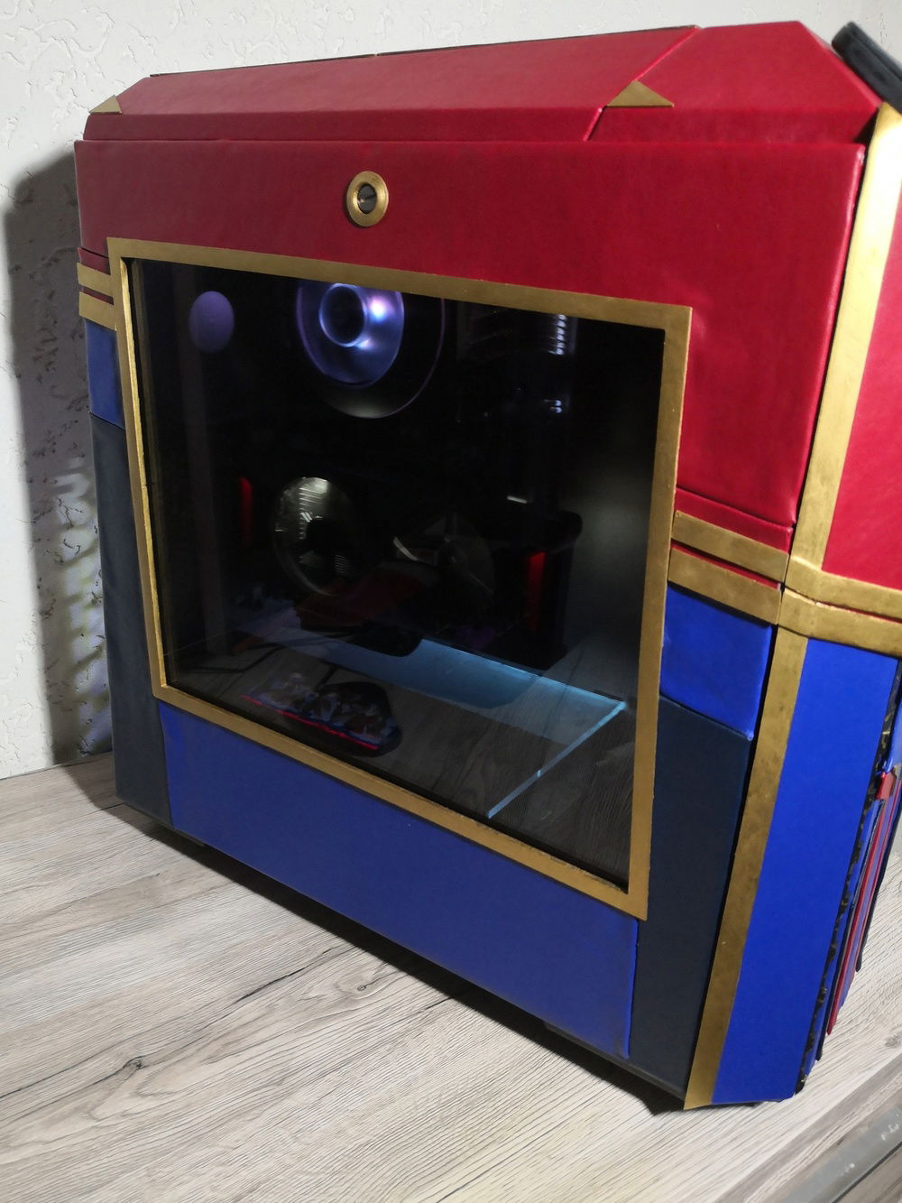 side view, lcd/ lcd lights turned off